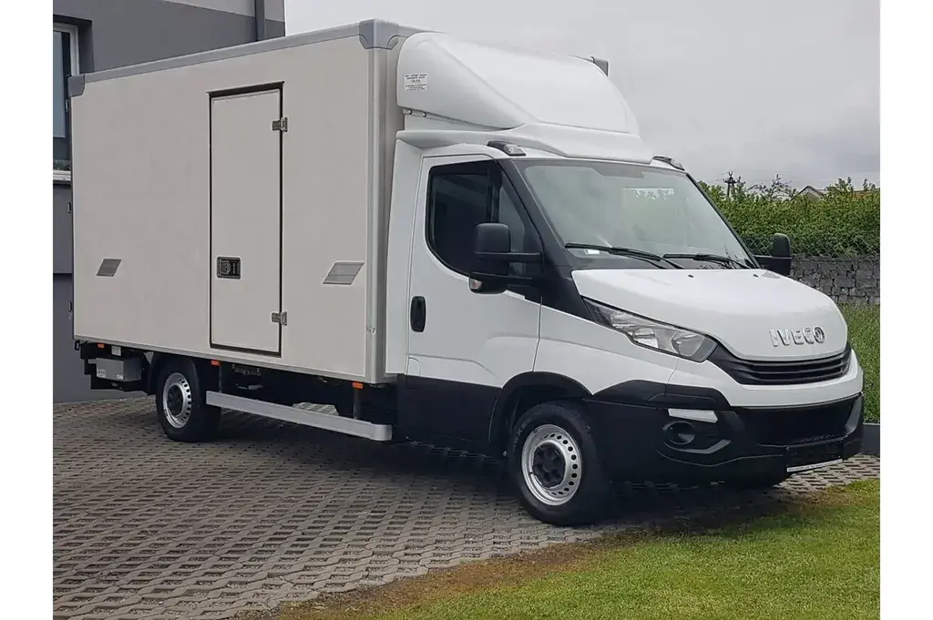 IVECO Daily Kontener 2017