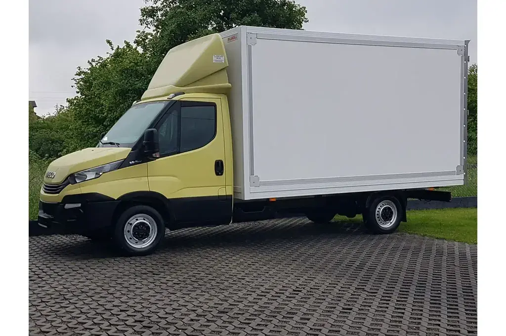 IVECO Daily Kontener 2017