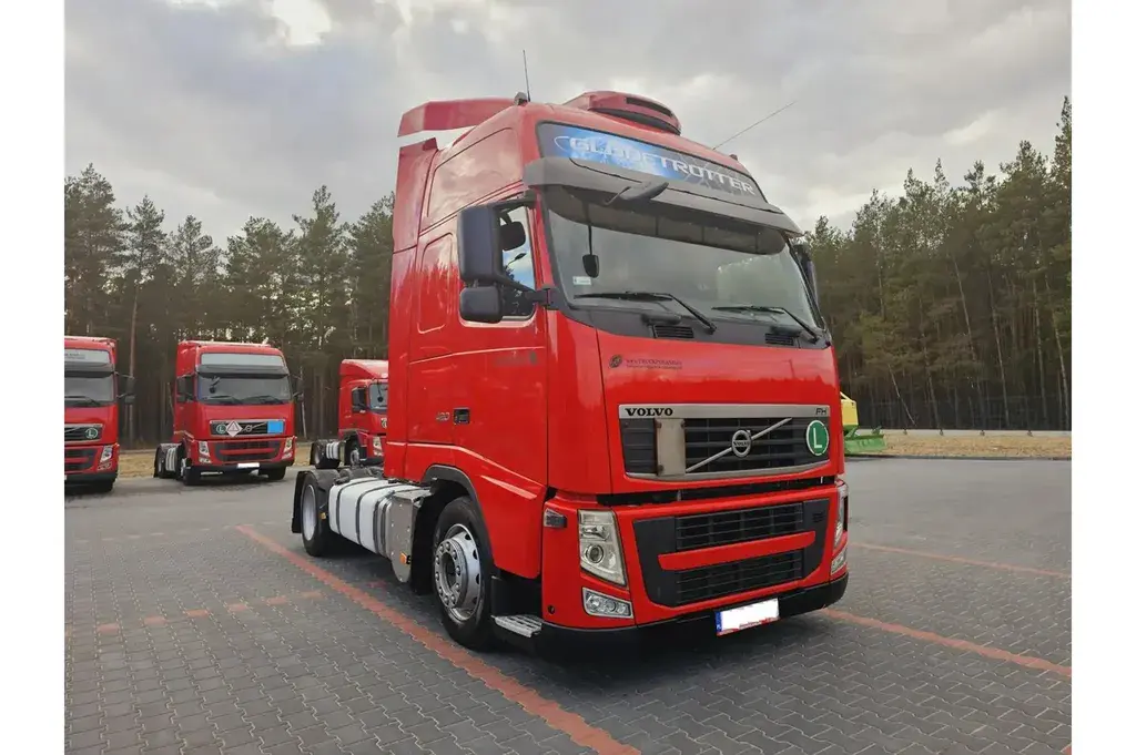 Volvo FH13 XXL MANUAL 420 EURO 5 2011 r MEGA klima dachowa Ciężarowe 2011