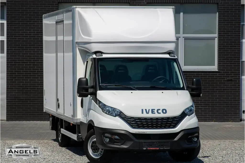 IVECO Daily Kontener 2022