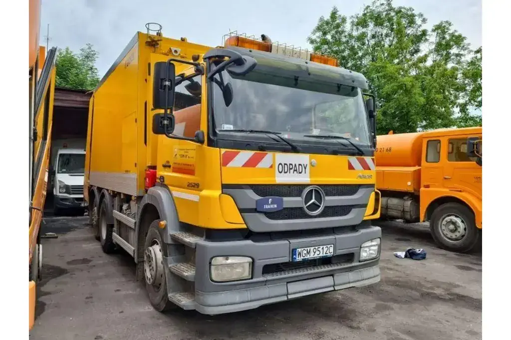 Mercedes Benz Axor Ciężarowe 2015