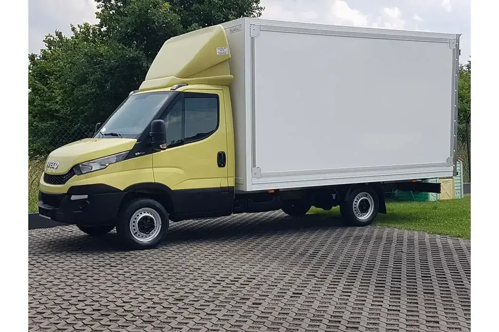 IVECO Daily Kontener 2016