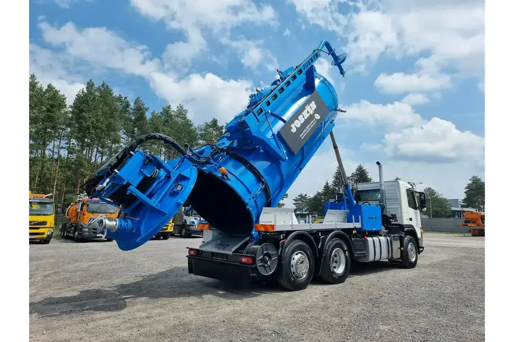 Volvo 2009 JOSKIN WUKO do zbierania odpadów płynnych Ciężarowe 2009