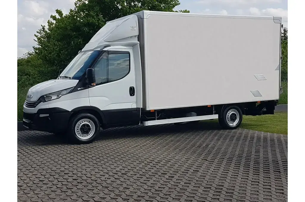 IVECO Daily Kontener 2017