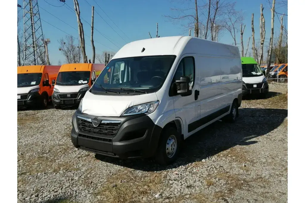 Opel Movano Furgon 2023