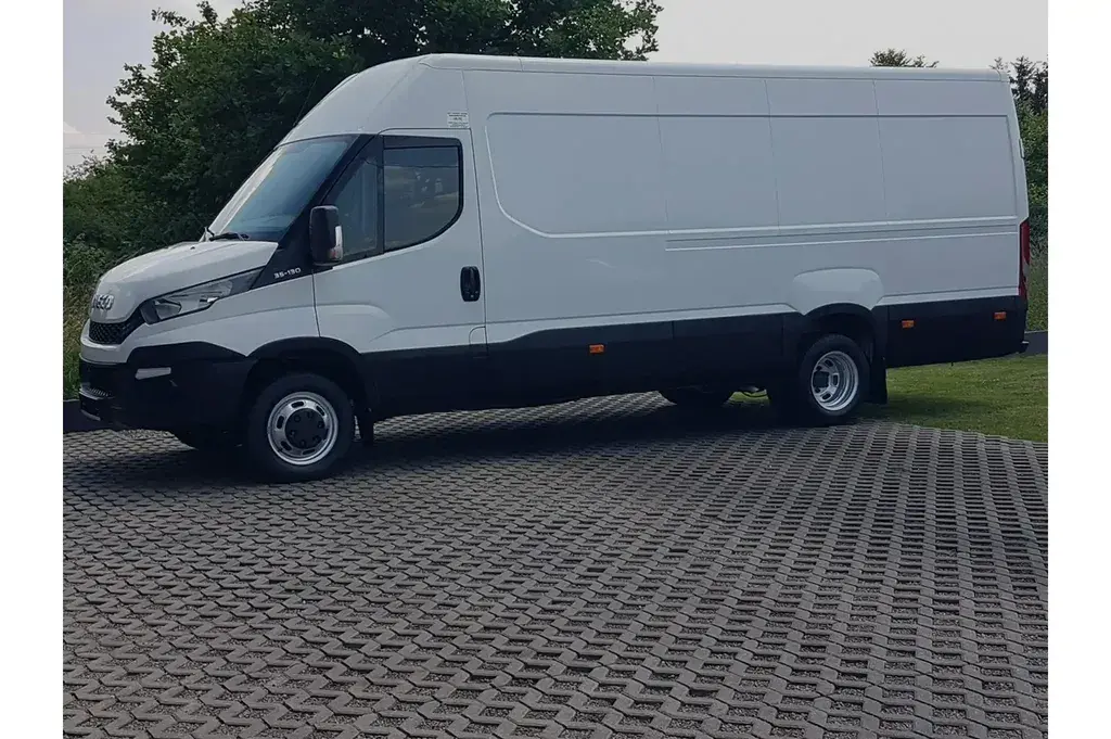 IVECO Daily Furgon 2015