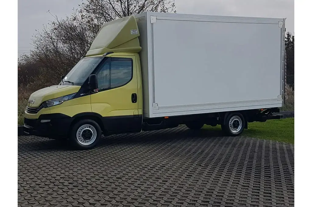 IVECO Daily Kontener 2017