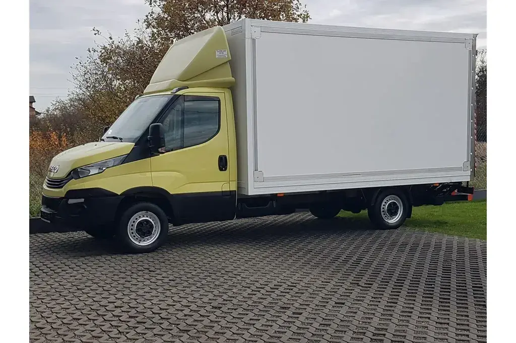 IVECO Daily Kontener 2017