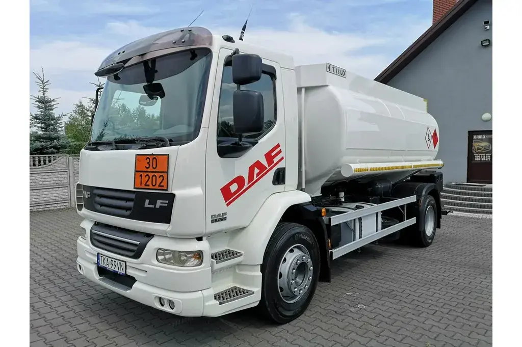 DAF LF 55 220 Autocysterna 2 Komorowa 13000L Jak z Fabryki Ciężarowe 2009