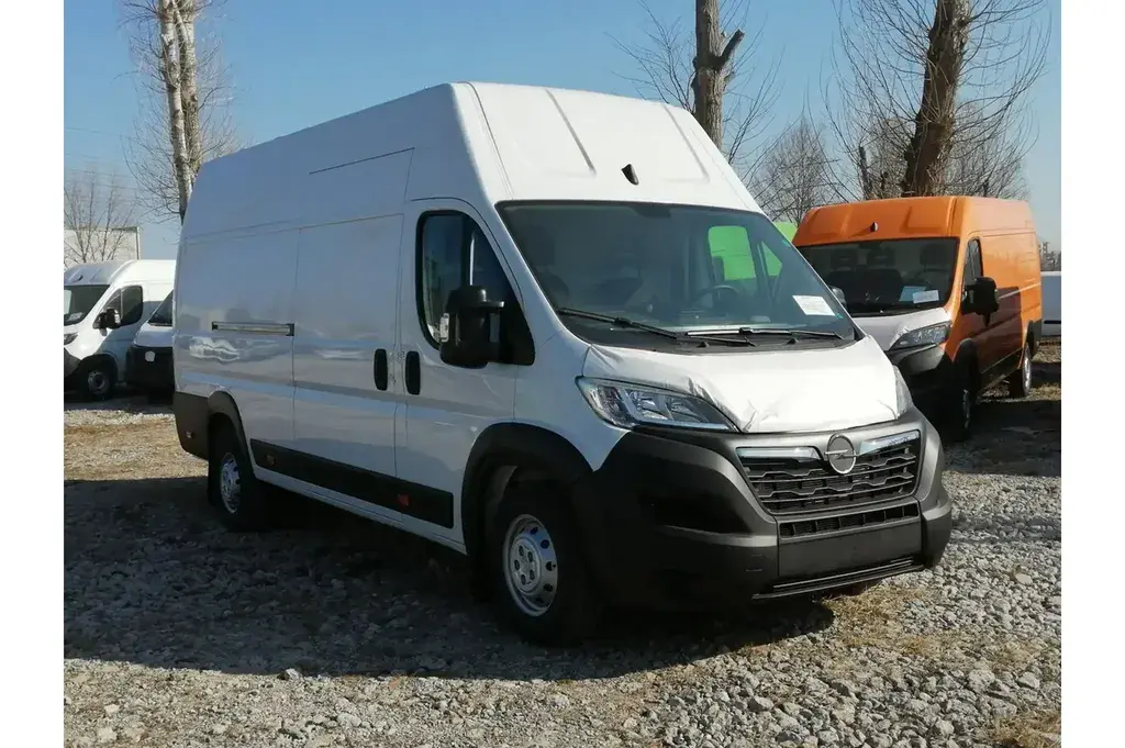 Opel Movano Furgon 2023