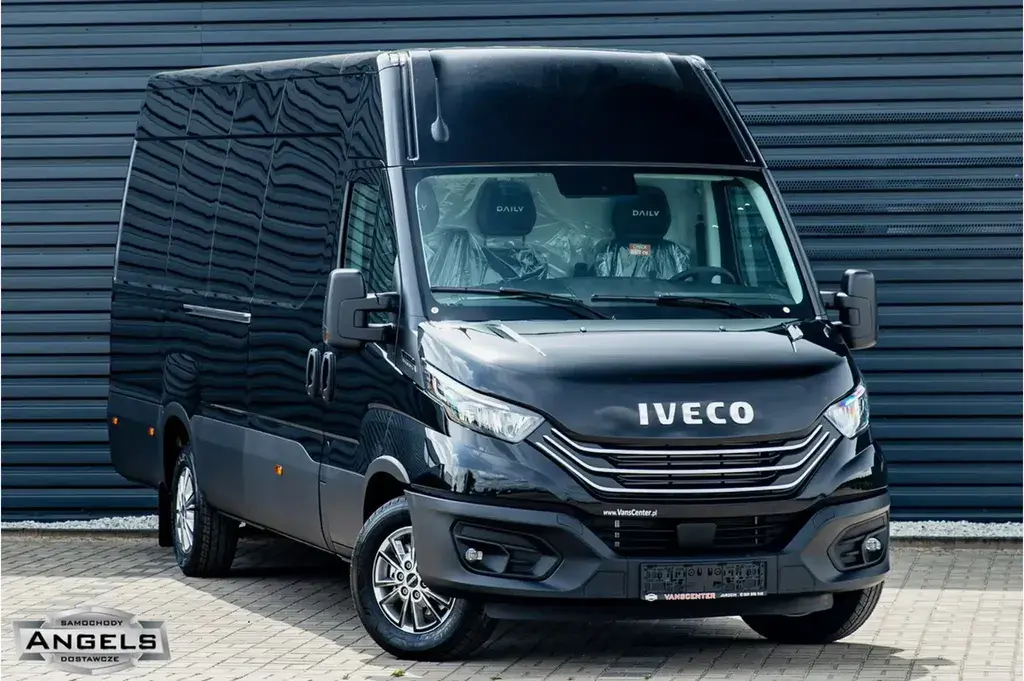 IVECO Daily Furgon 2023