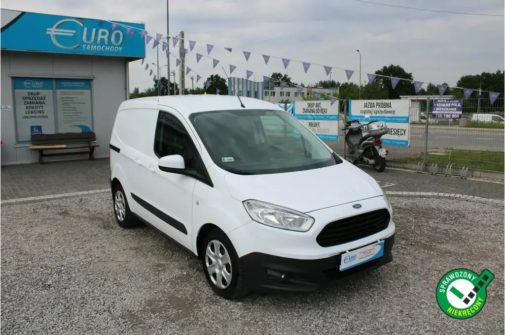 Ford Courier Furgon 2016