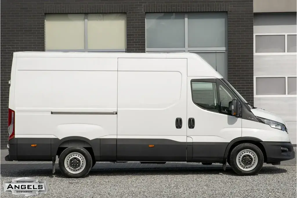 IVECO Daily Furgon 2021