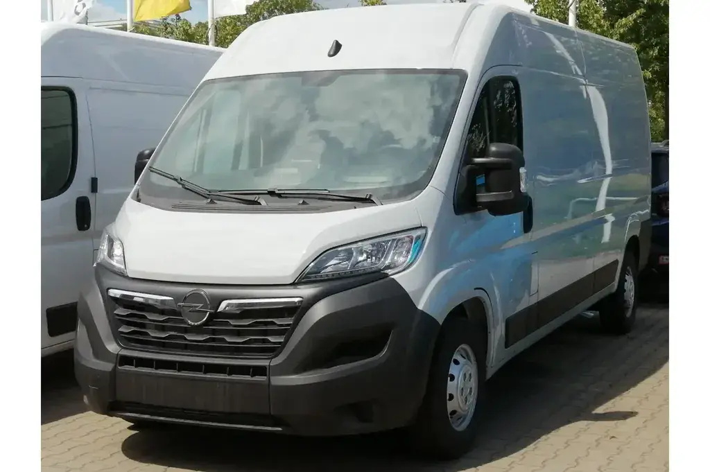 Opel Movano Furgon 2023