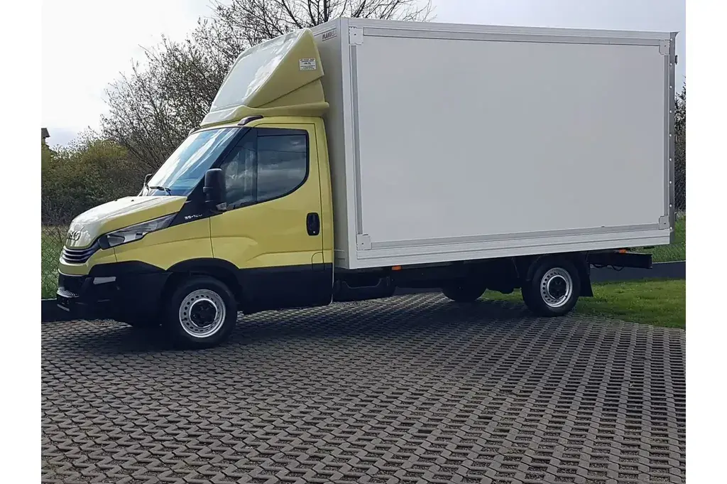 IVECO Daily Kontener 2017