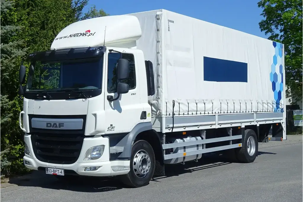 DAF CF 250 Euro 6 burto   firanka z windą 706 tys km   sprowadzony Ciężarowe 2015