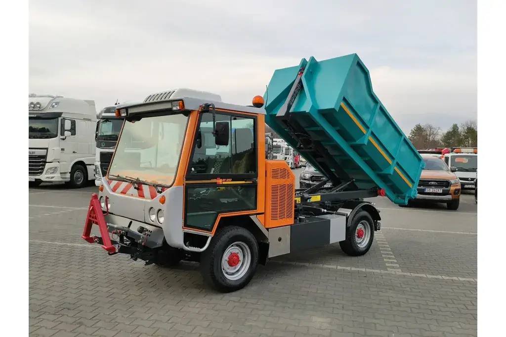 Multicar 4x4x4 KIEFER BOKIMOBIL HY1261B BUCHER HAKOWIEC Ciężarowe 2011