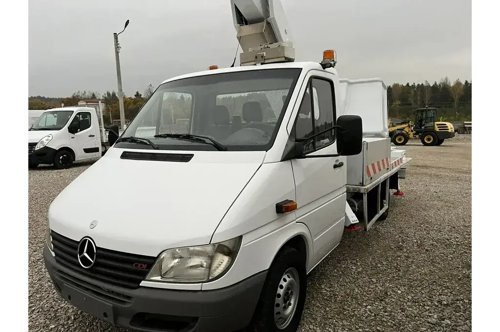 Mercedes Benz Sprinter Inne 2001